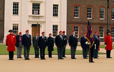 A wide picture showing the whole parade group